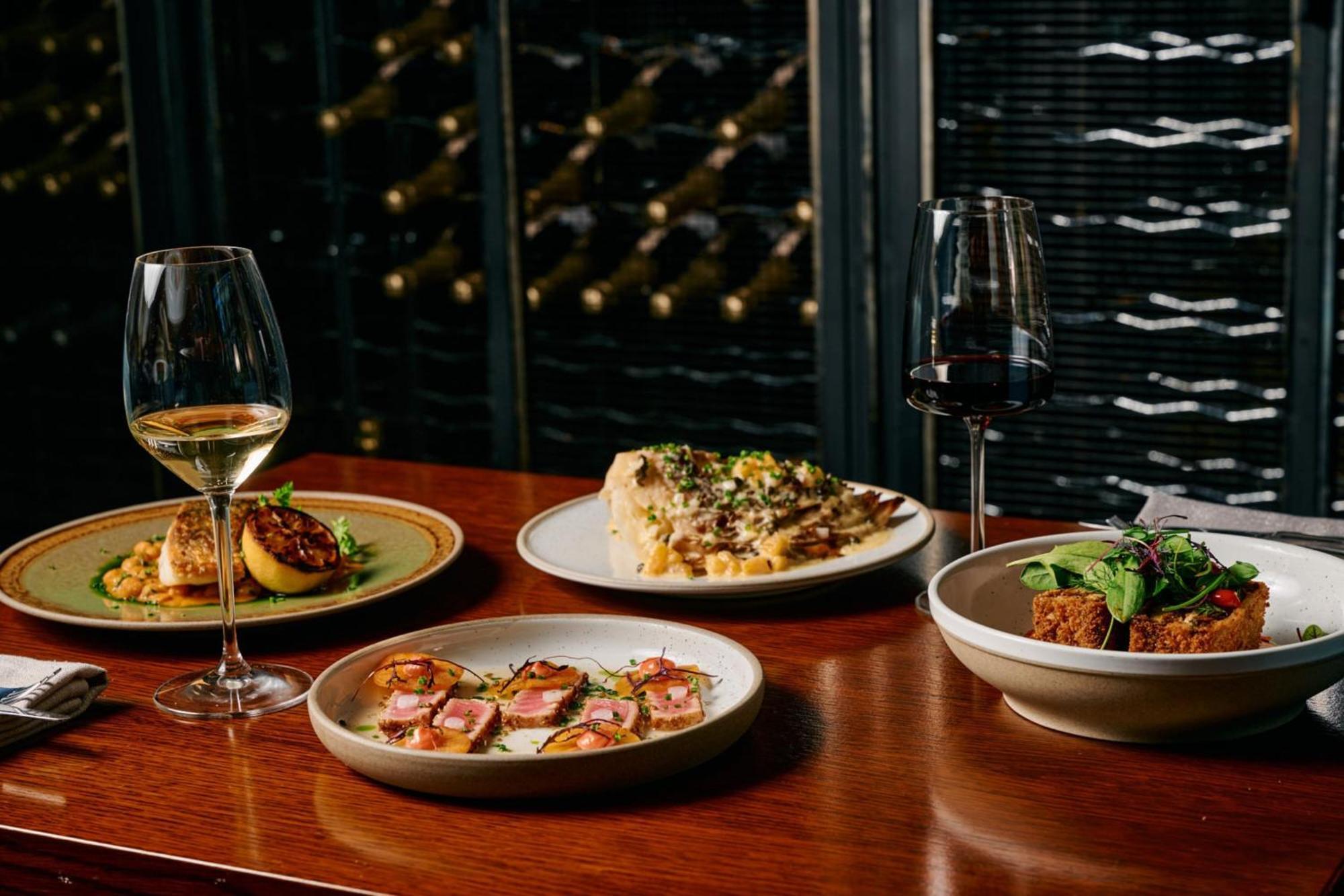 เดอะ เวสทิน เมลเบิร์น Hotel ภายนอก รูปภาพ A selection of dishes at the restaurant