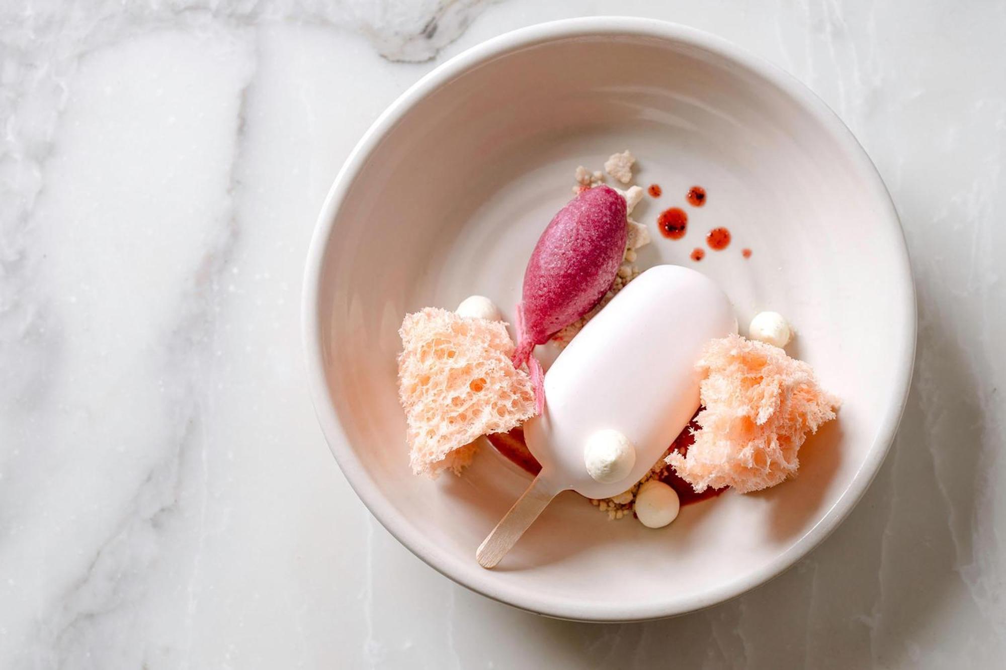 เดอะ เวสทิน เมลเบิร์น Hotel ภายนอก รูปภาพ A dessert at the restaurant