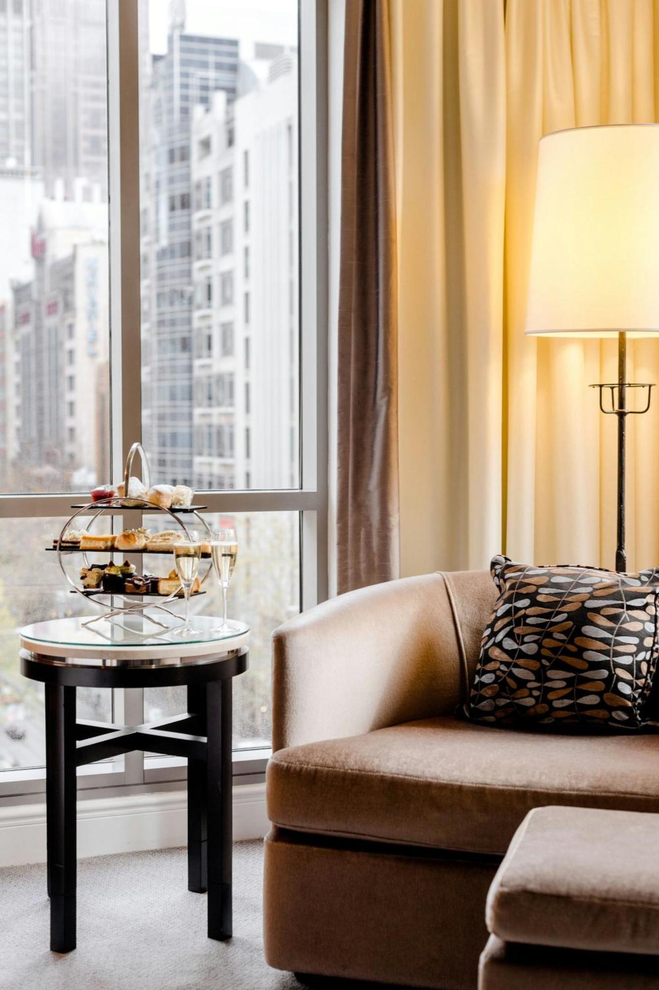 เดอะ เวสทิน เมลเบิร์น Hotel ภายนอก รูปภาพ Afternoon tea at The Landmark, Hong Kong